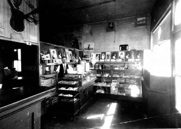 frankstore1922.jpg