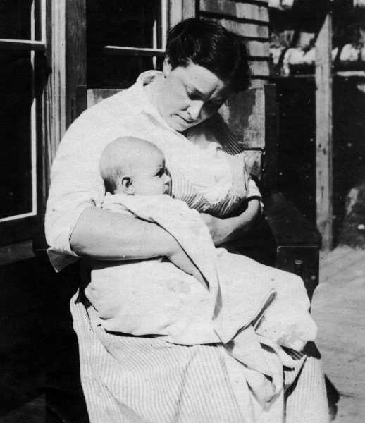 mildredcolvinwithbaby1914.jpg